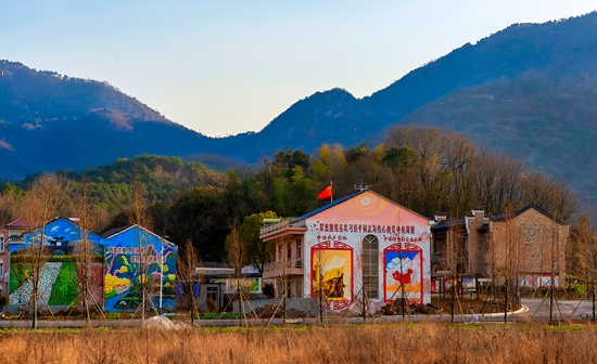 小村如畫  方國(guó)喜 攝.jpg