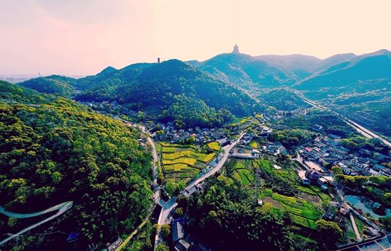 群山春染秀  黃開(kāi)志 攝.jpg.jpg