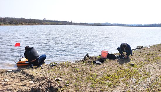 2022年3月8日，市生態(tài)環(huán)境局組織開展趙家潭水質(zhì)現(xiàn)狀調(diào)查研究。_副本.jpg