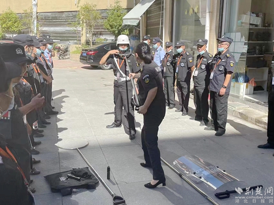 咸寧公安組織安保人員開(kāi)展專(zhuān)項(xiàng)培訓(xùn)5.jpg