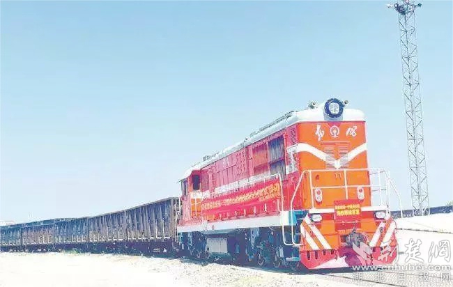“麻城-寧波舟山港”海鐵聯(lián)運班列。(1).jpg